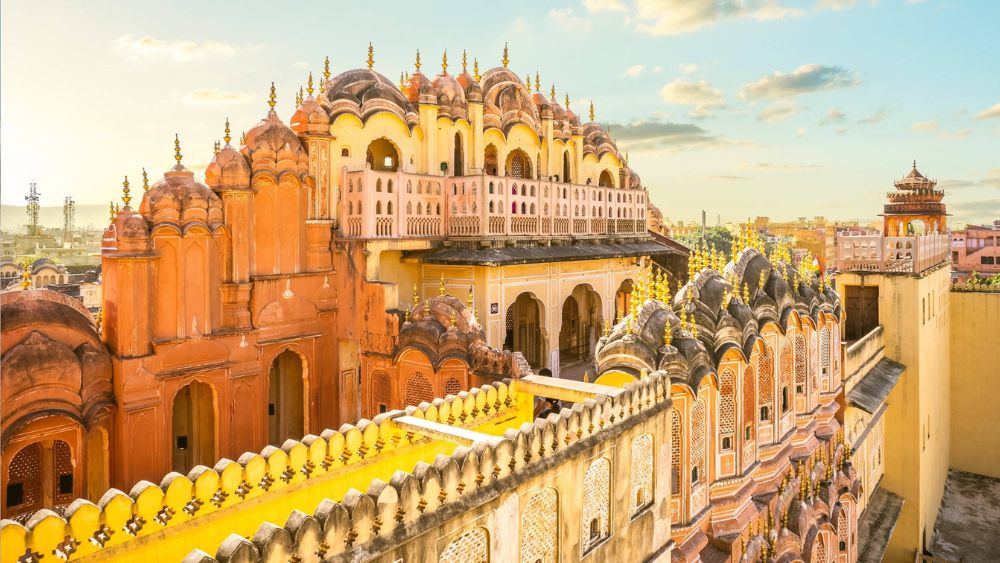 who built HawaMahal